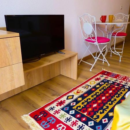 Live-Inn Stunning Apartment On Azneft Sq With President Palace & Old City Views Baku Eksteriør bilde