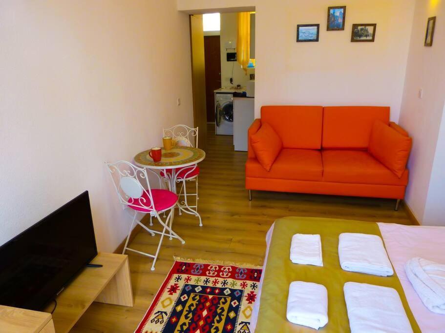 Live-Inn Stunning Apartment On Azneft Sq With President Palace & Old City Views Baku Eksteriør bilde