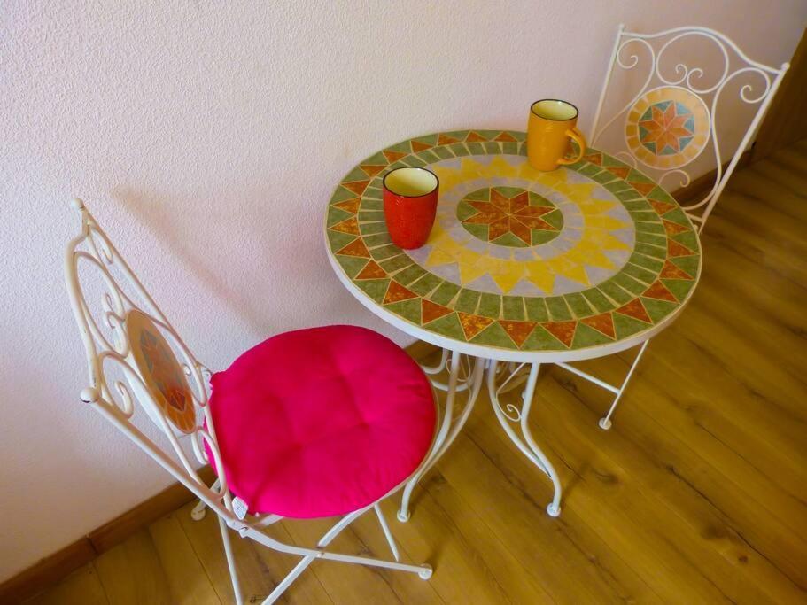 Live-Inn Stunning Apartment On Azneft Sq With President Palace & Old City Views Baku Eksteriør bilde